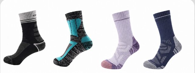One Sockのカラーバリエーション。黒・ターコイズ・パープル・ネイビーの4色展開